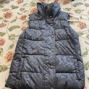 Old Navy puffer vest, size XS, dark grey with subtle animal print ,EUC